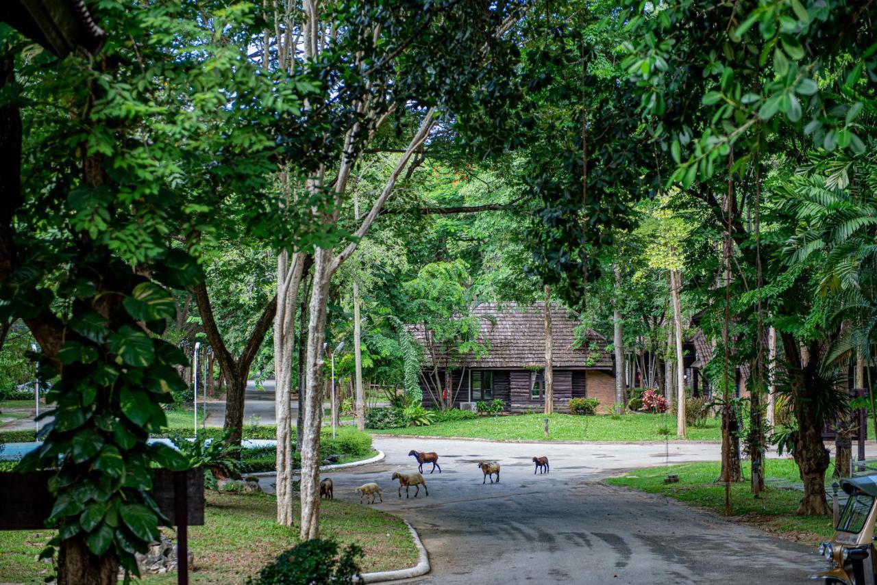 The Legacy River Kwai Resort Канчанабури Екстериор снимка