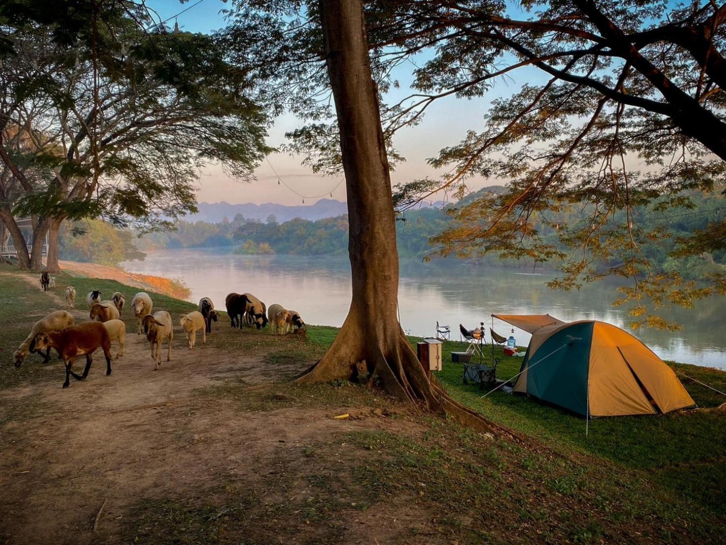 The Legacy River Kwai Resort Канчанабури Екстериор снимка