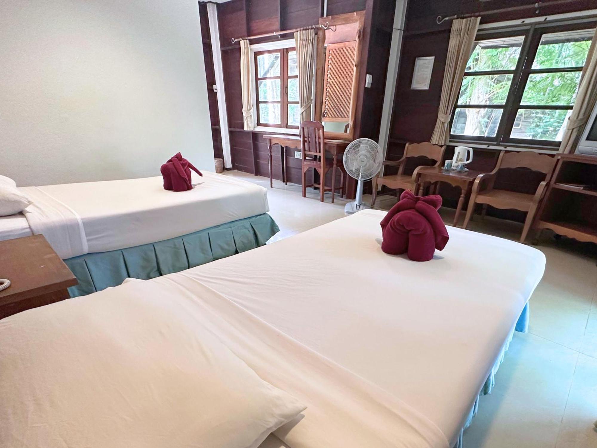 The Legacy River Kwai Resort Канчанабури Екстериор снимка