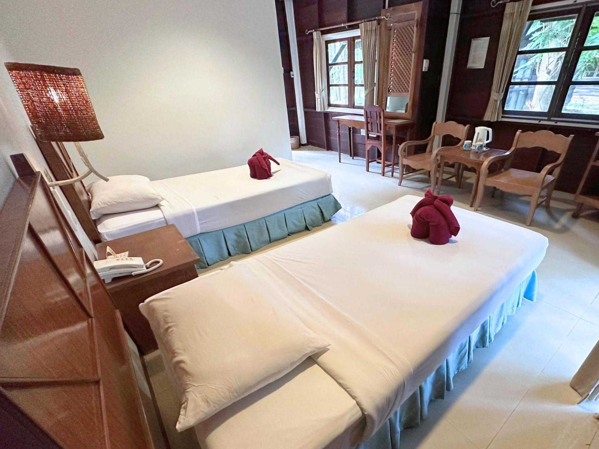 The Legacy River Kwai Resort Канчанабури Екстериор снимка