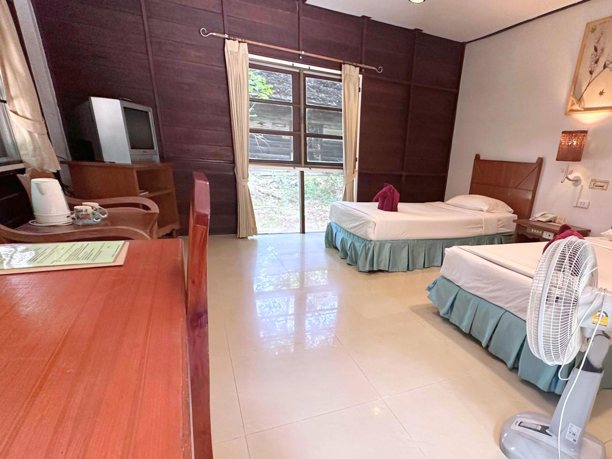 The Legacy River Kwai Resort Канчанабури Екстериор снимка