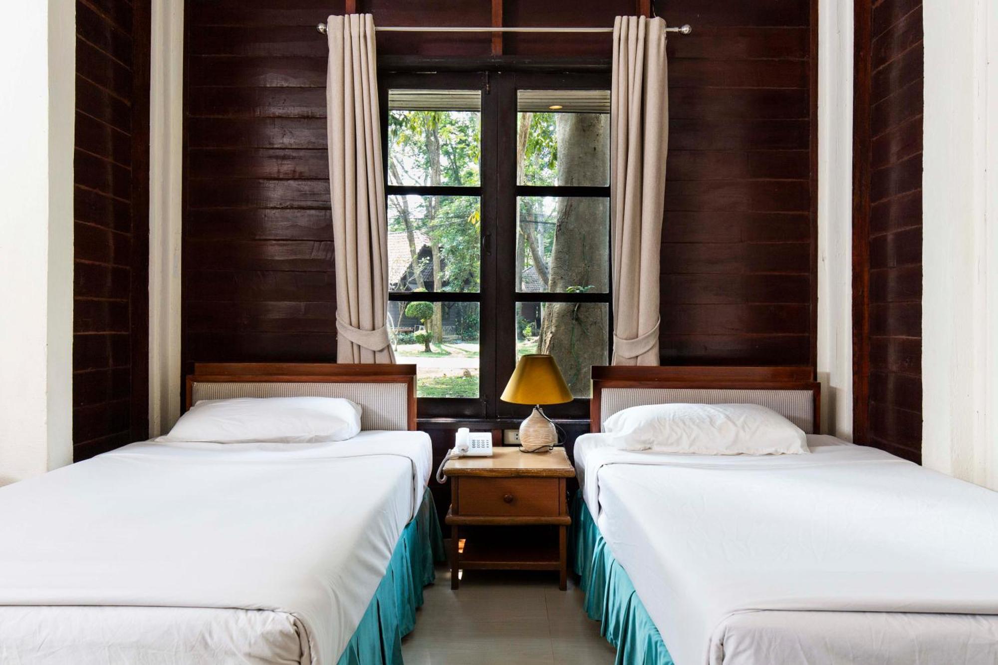 The Legacy River Kwai Resort Канчанабури Екстериор снимка